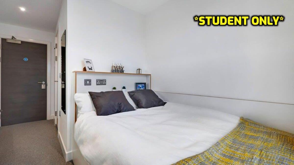 Student Only Zeni Ensuite Rooms, コルチェスター エクステリア 写真