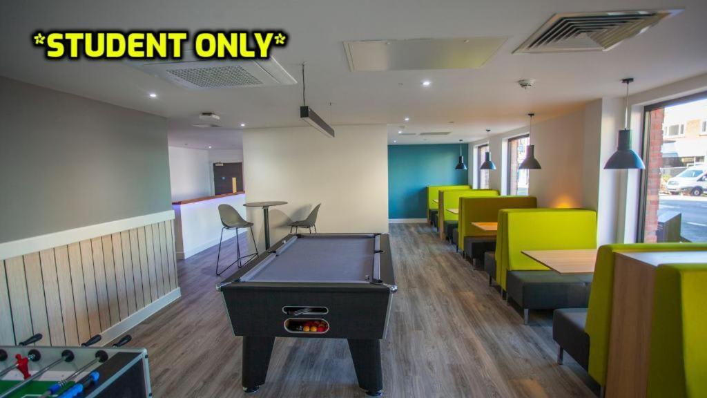 Student Only Zeni Ensuite Rooms, コルチェスター エクステリア 写真