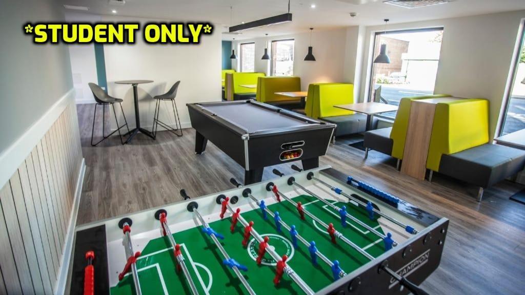 Student Only Zeni Ensuite Rooms, コルチェスター エクステリア 写真