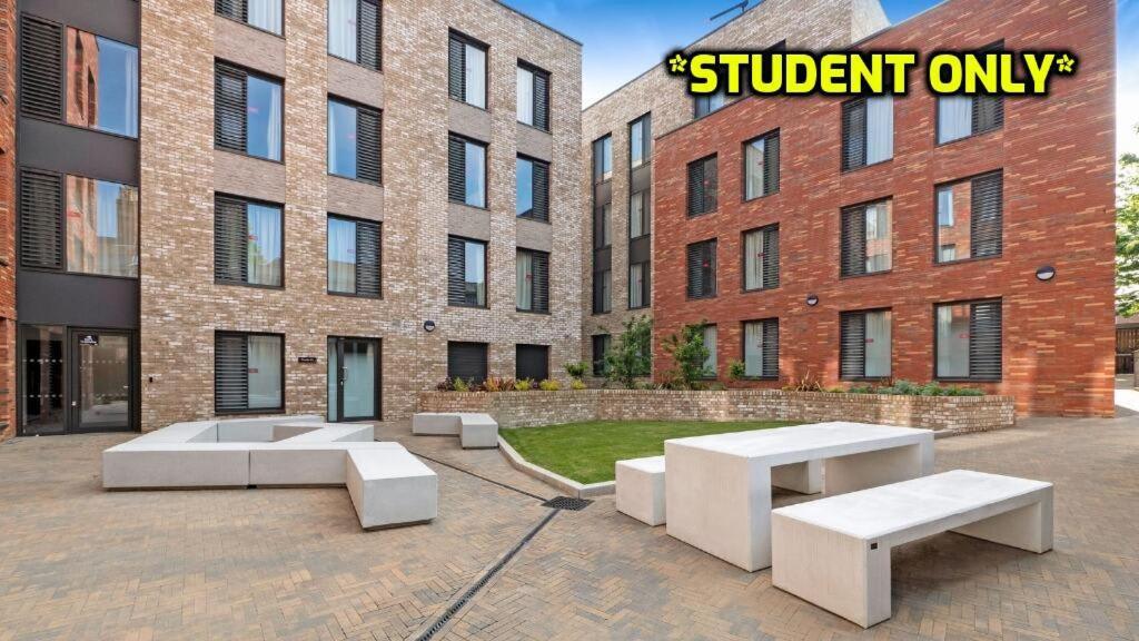 Student Only Zeni Ensuite Rooms, コルチェスター エクステリア 写真