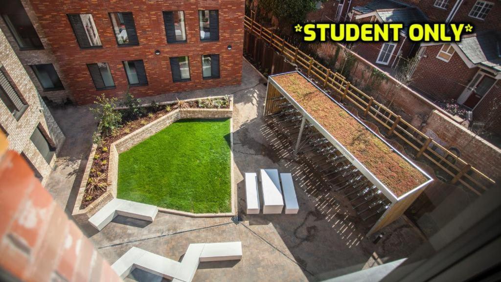 Student Only Zeni Ensuite Rooms, コルチェスター エクステリア 写真