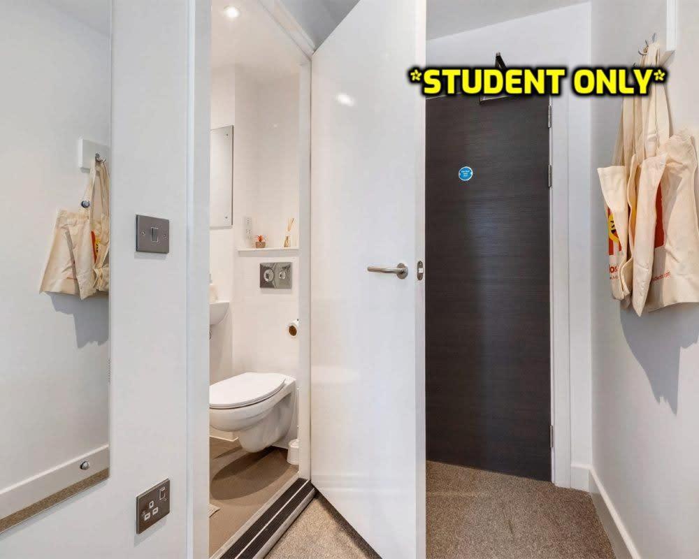 Student Only Zeni Ensuite Rooms, コルチェスター エクステリア 写真